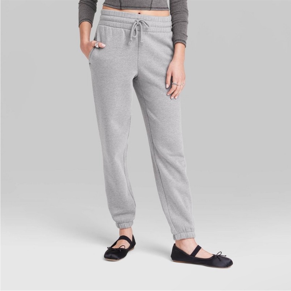 NWT Women's High-Rise Tapered Sweatpants - Wild Fable™ Heather Gray XS